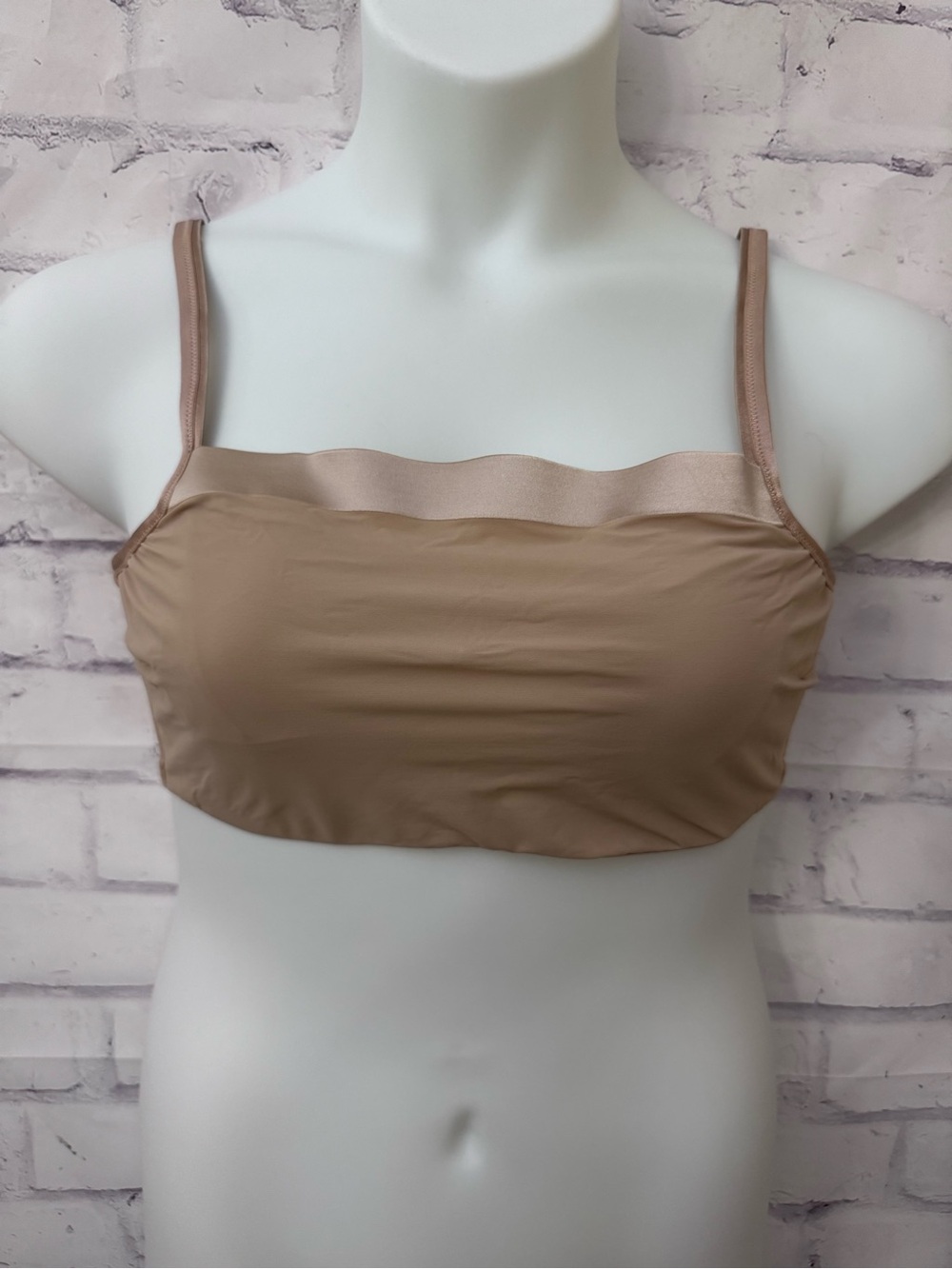 Olga Tailored Cami Bra Beige Size 40C Underwire Versatile Comfort Style 35757